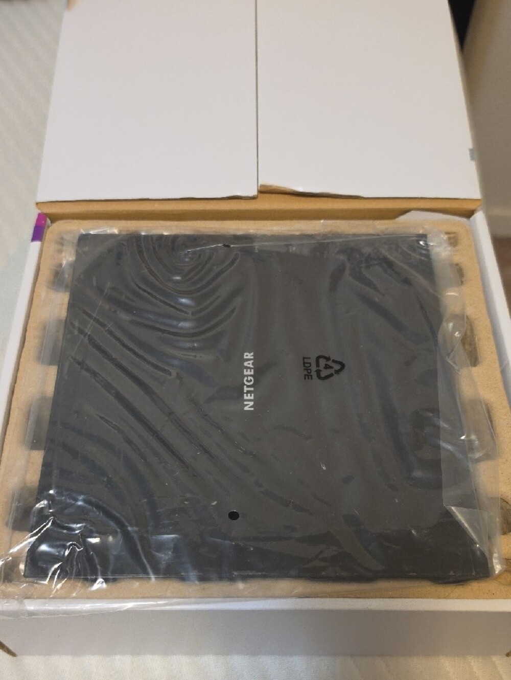 NETGEAR AC1600 WiFi Cable Modem Router - Picture 7 of 7